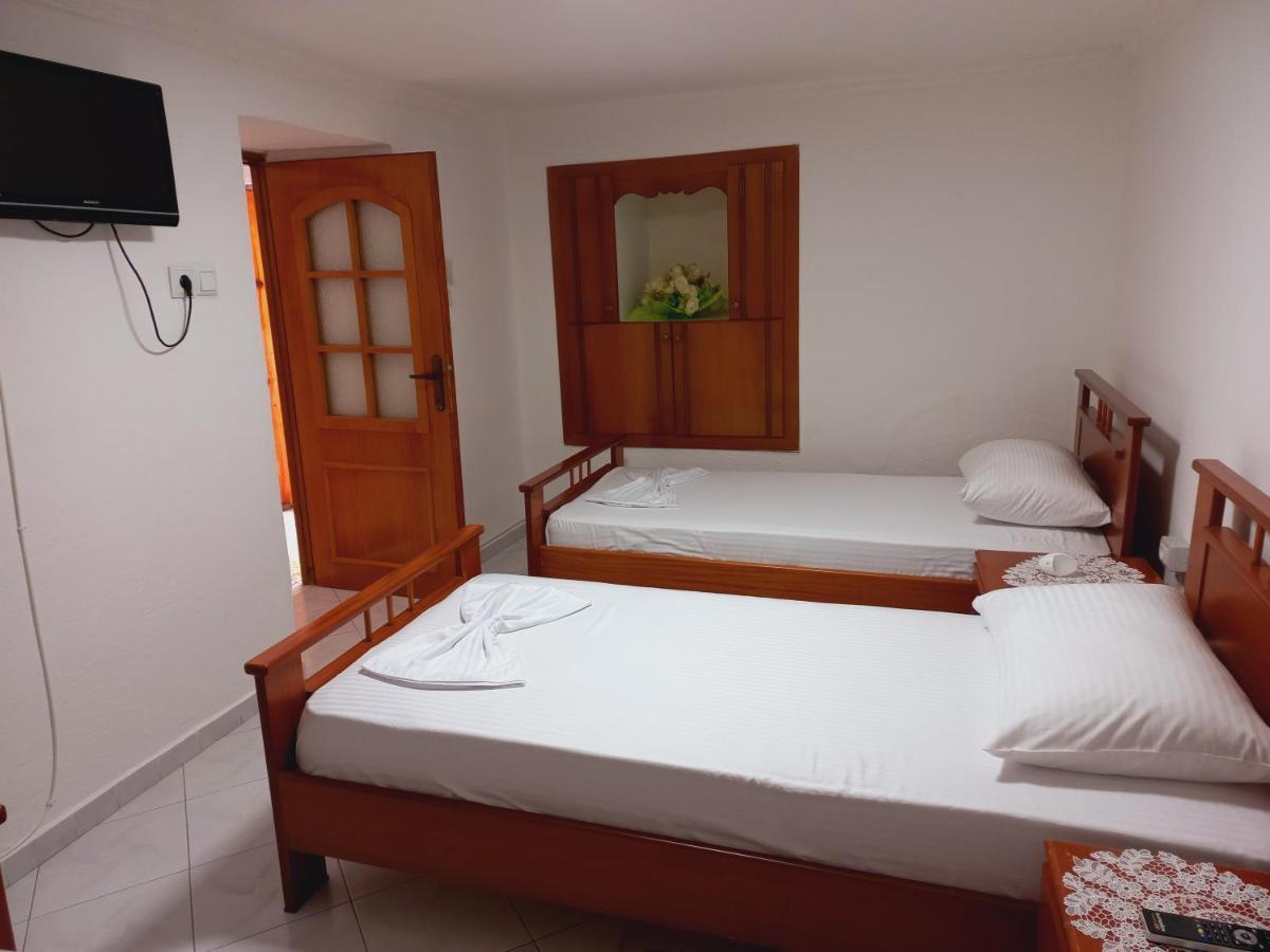Sokolli Guest House ジロカストラ エクステリア 写真