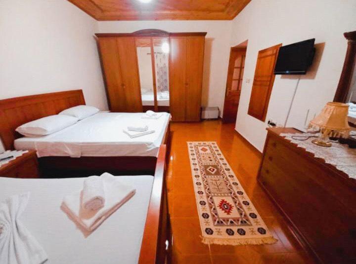 Sokolli Guest House ジロカストラ エクステリア 写真