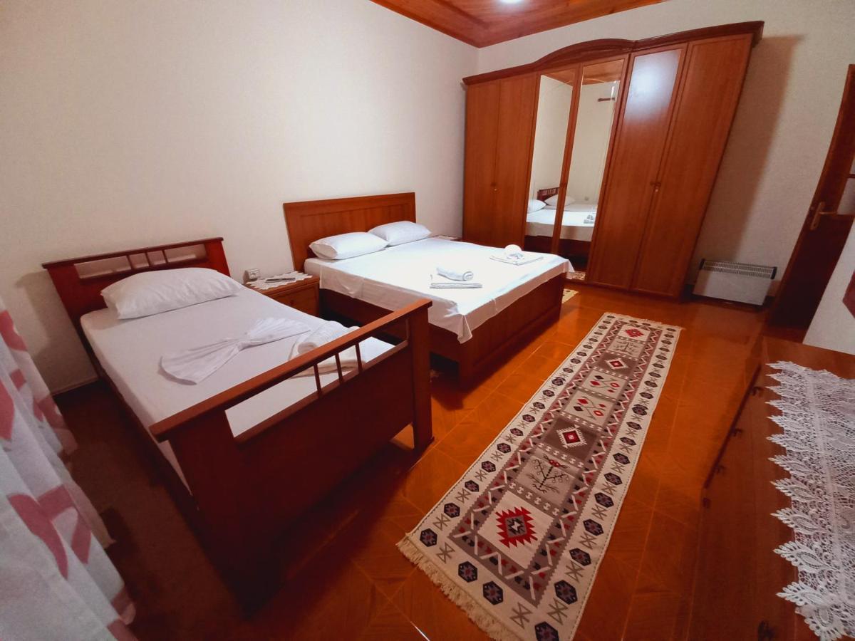 Sokolli Guest House ジロカストラ エクステリア 写真