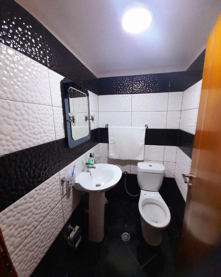 Sokolli Guest House ジロカストラ エクステリア 写真