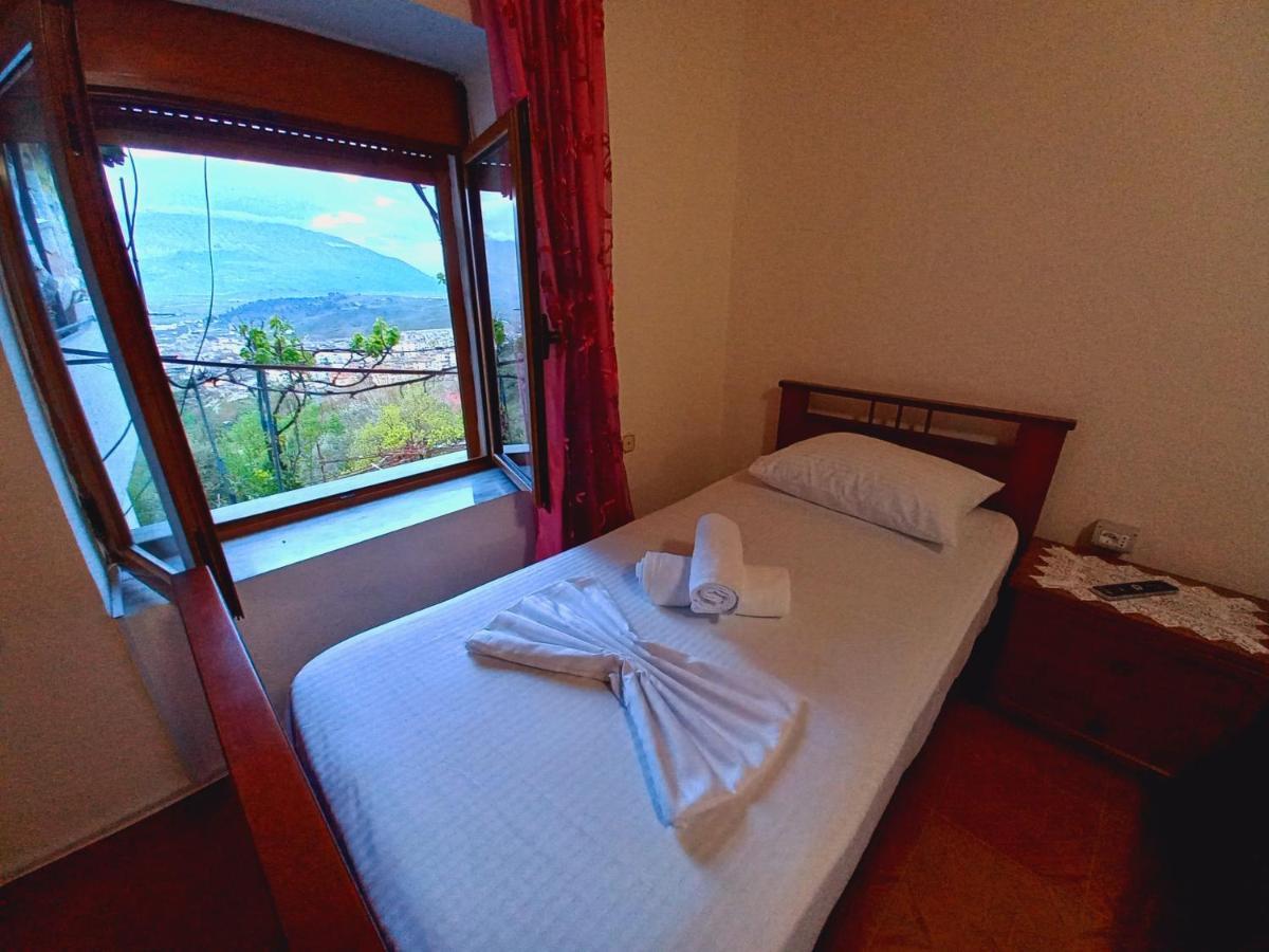 Sokolli Guest House ジロカストラ エクステリア 写真