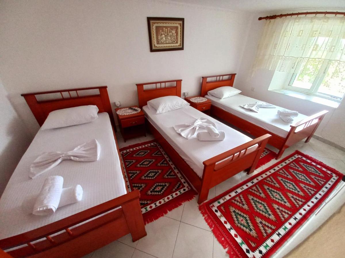 Sokolli Guest House ジロカストラ エクステリア 写真
