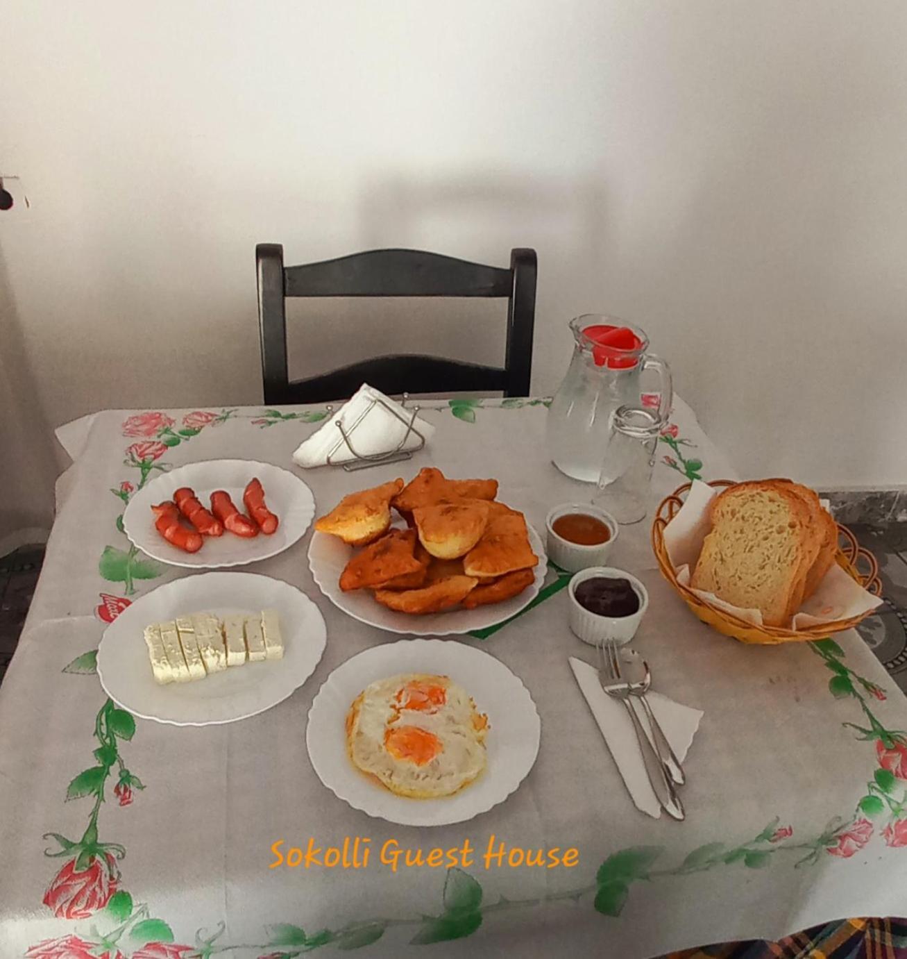 Sokolli Guest House ジロカストラ エクステリア 写真