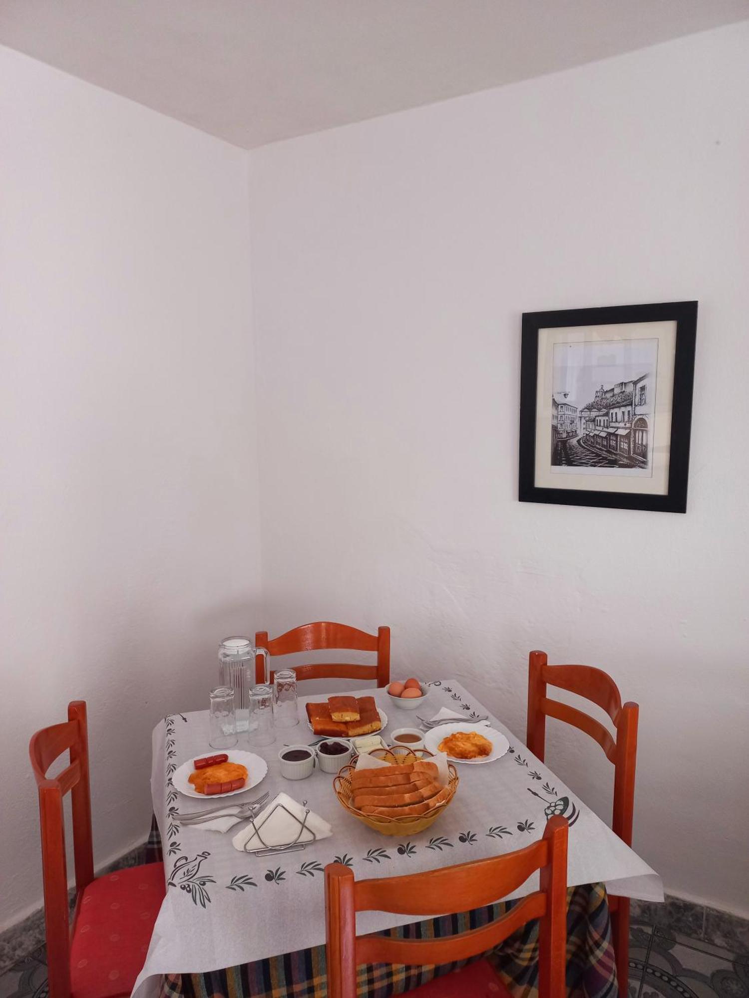 Sokolli Guest House ジロカストラ エクステリア 写真