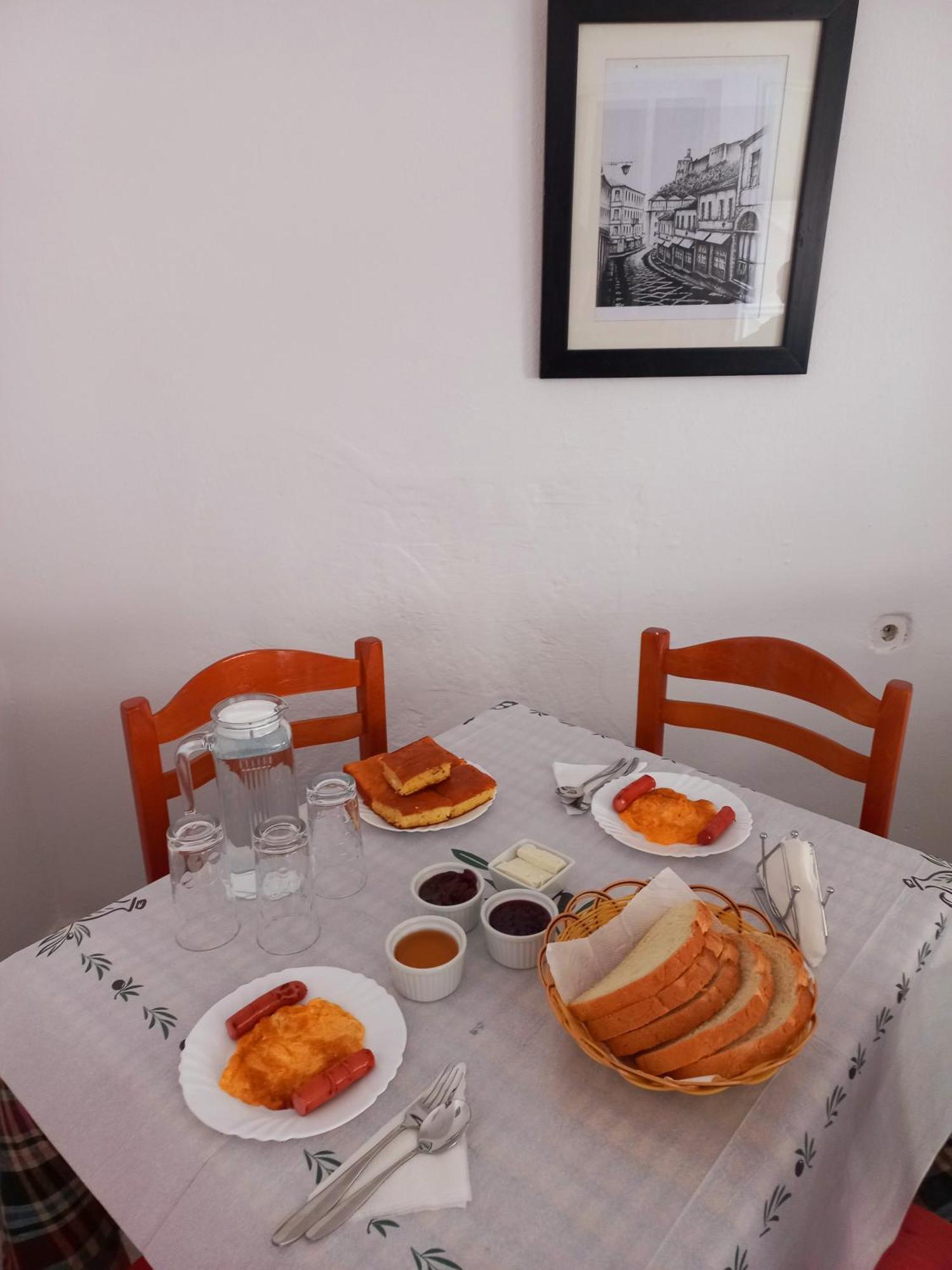 Sokolli Guest House ジロカストラ エクステリア 写真